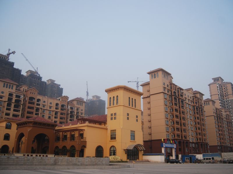 華強城一期二標(biāo)段工程（2010年省文明工地、省“結(jié)構(gòu)中州杯”工程）